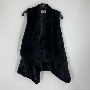 Jolt Women’s Open Waterfall Front Black Faux Fur Vest size M